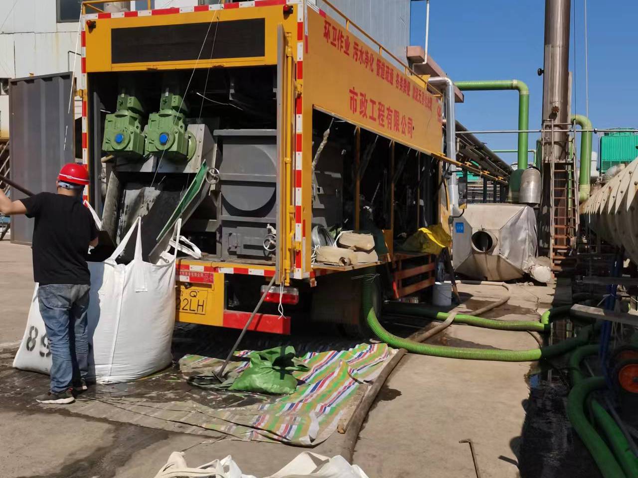 通海口镇淤泥压干处理